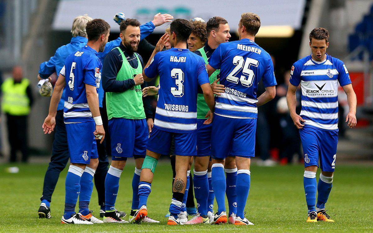 毕尔巴鄂竞技训练开放日，集结日更衣室发声引欢呼，葡超在即，赛程密集仍需轮换(毕尔巴鄂竞技足球俱乐部官网)