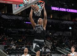 宝威平台 -新奥尔良鹈鹕迎NBA常规赛关键赛，赛前绝杀压哨，引发热议，临场指挥获称赞的简单介绍